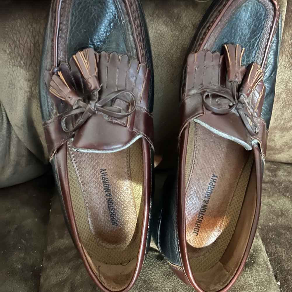 Johnston & Murphy Brown Loafers with Tassel Detail